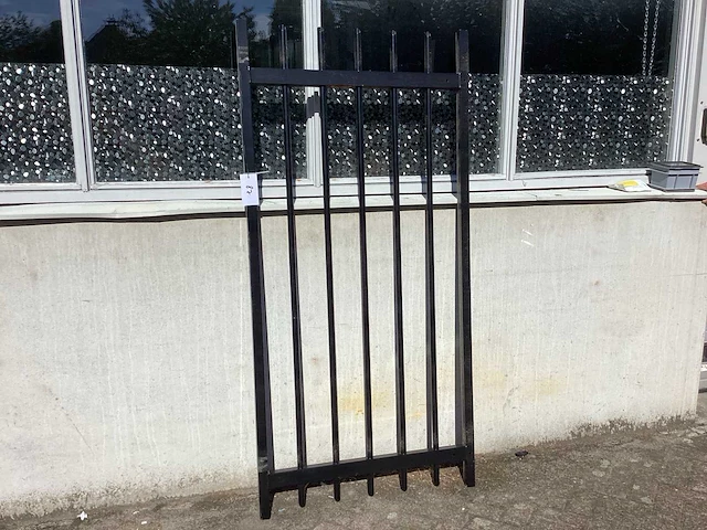 Heras poort 95 x 200cm zwart gepoedercoat - afbeelding 1 van  6