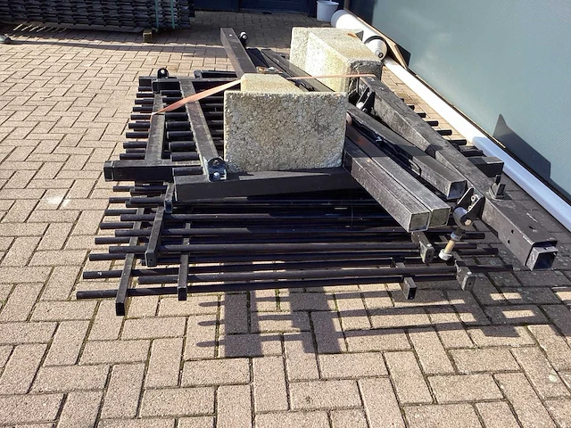 Heras tuinpoort en palen - afbeelding 4 van  9