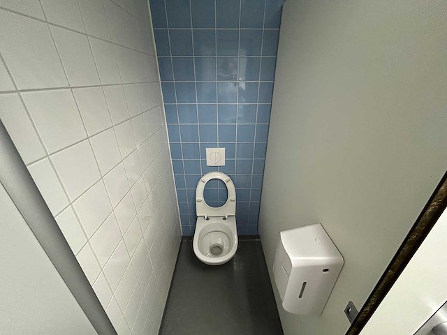 Herbokern - 2-deurs sanitaire cabine hpl - afbeelding 8 van  8