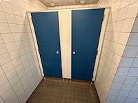 Herbokern - 2-deurs sanitaire cabine hpl - afbeelding 2 van  5