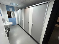 Herbokern - 4-deurs sanitaire cabine hpl - afbeelding 1 van  6