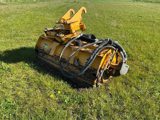 Herder klepelmaaier - afbeelding 1 van  19