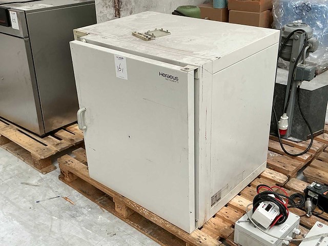Hereaus ut6200 laboratoriumoven - afbeelding 3 van  6