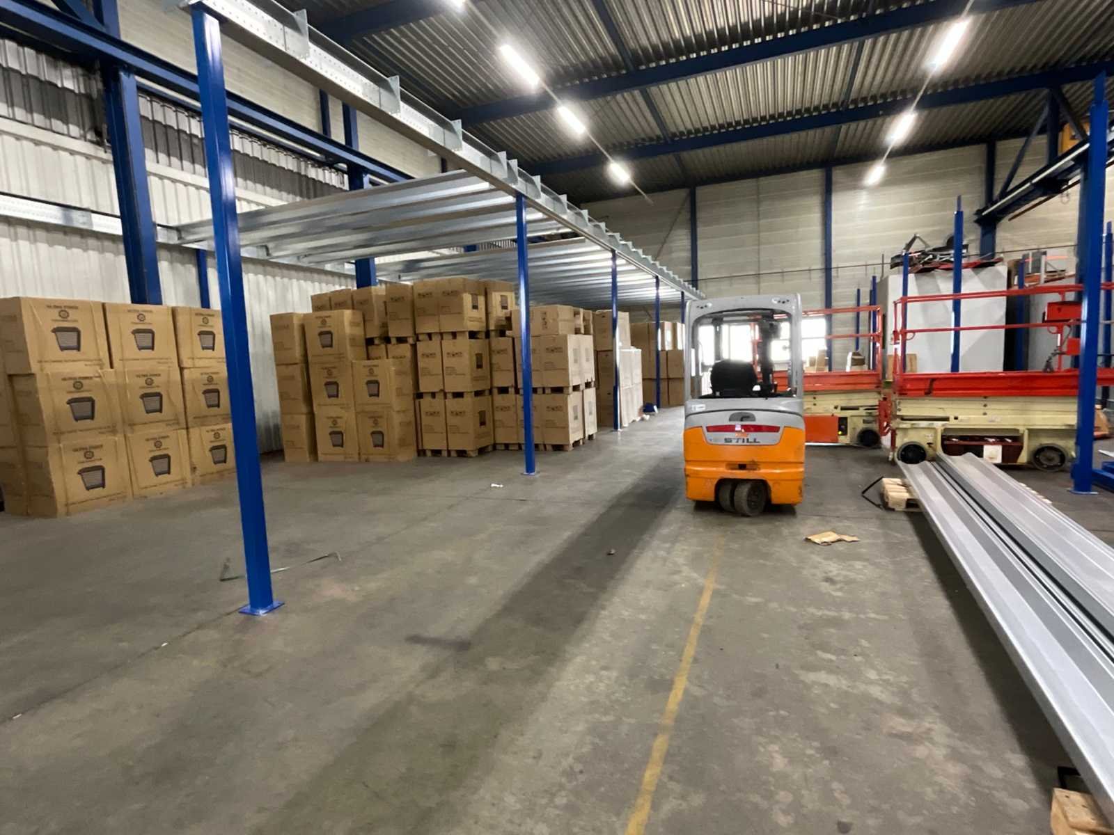 Herinrichting magazijn, opruiming intern transport & gereedschappen