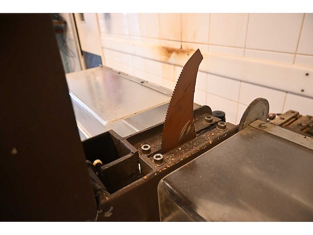 Herlitzius roggenbrood snijmachine - afbeelding 6 van  8