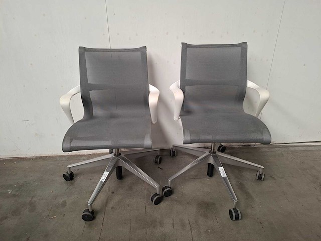 Herman miller - setu - vergaderstoel (2x) - afbeelding 1 van  6