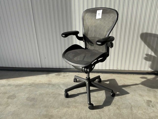Herman miller aeron - b - desk chair - afbeelding 1 van  5