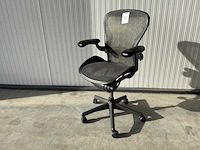 Herman miller aeron - b - desk chair