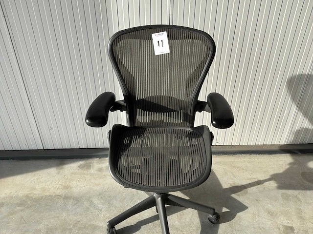 Herman miller aeron - b - desk chair - afbeelding 3 van  5