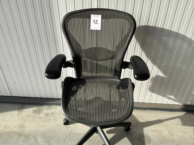 Herman miller aeron - b - desk chair - afbeelding 3 van  5