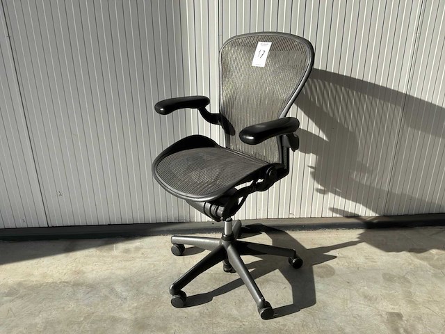 Herman miller aeron - b - desk chair - afbeelding 1 van  5