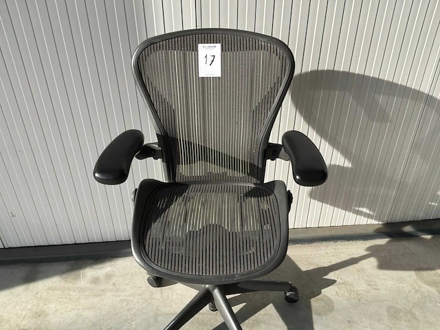 Herman miller aeron - b - desk chair - afbeelding 3 van  5