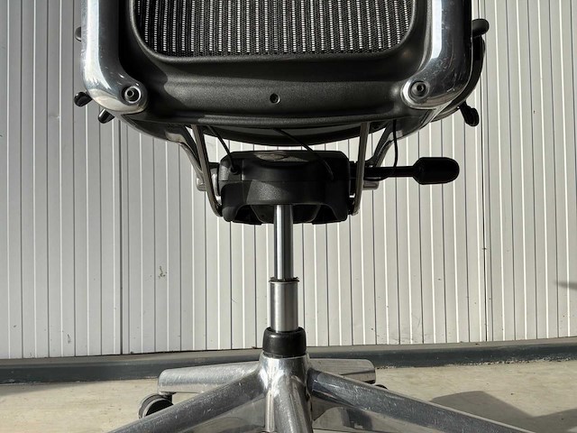 Herman miller aeron - b - desk chair - afbeelding 5 van  6