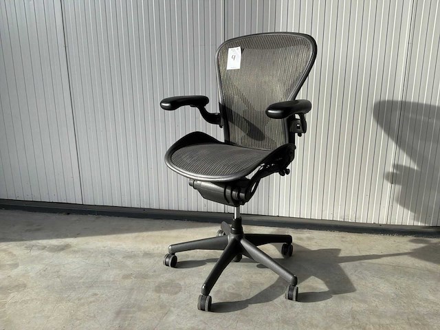 Herman miller aeron - b - desk chair - afbeelding 1 van  7