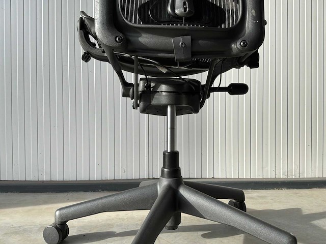 Herman miller aeron - b - desk chair - afbeelding 6 van  7