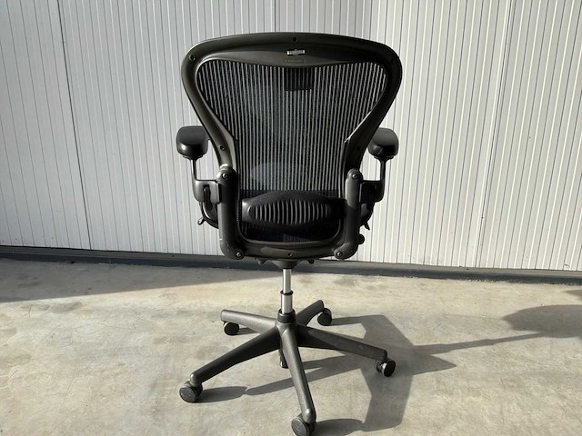 Herman miller aeron - b - desk chair - afbeelding 5 van  7