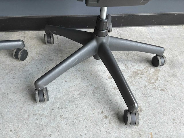 Herman miller aeron b bureaustoel (2x) - afbeelding 8 van  10