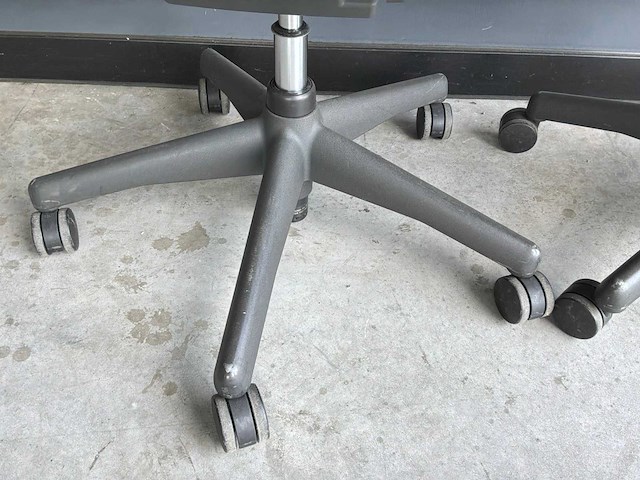 Herman miller aeron b bureaustoel (2x) - afbeelding 8 van  10