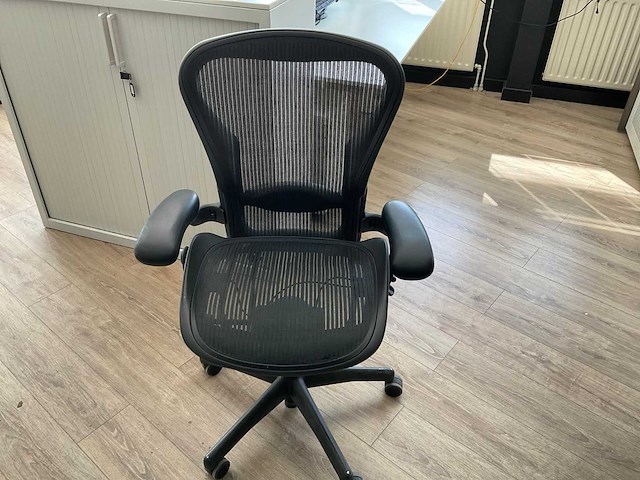 Herman miller aeron b bureaustoel - afbeelding 2 van  6