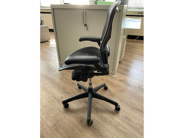 Herman miller aeron b bureaustoel - afbeelding 3 van  6