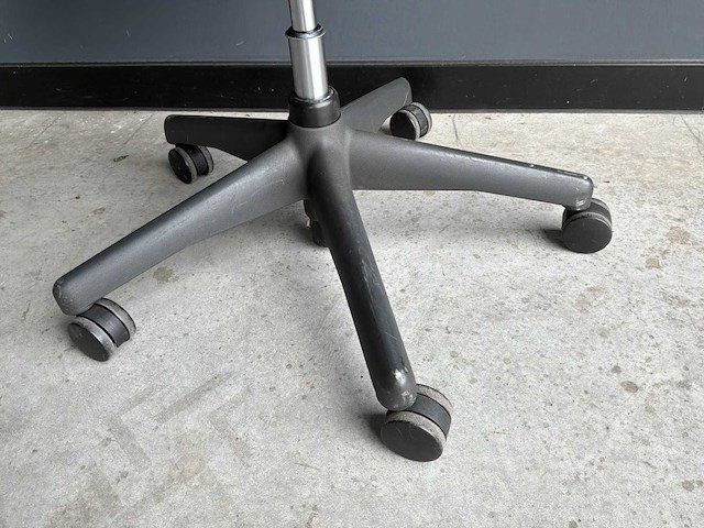 Herman miller aeron b bureaustoel - afbeelding 4 van  6