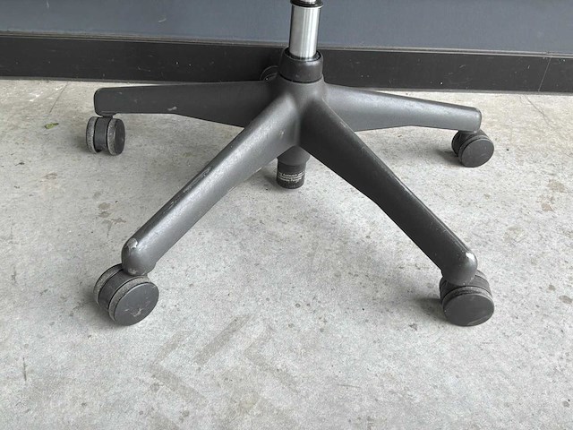 Herman miller aeron b bureaustoel - afbeelding 6 van  8