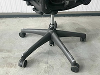 Herman miller aeron bureaustoel - afbeelding 4 van  5
