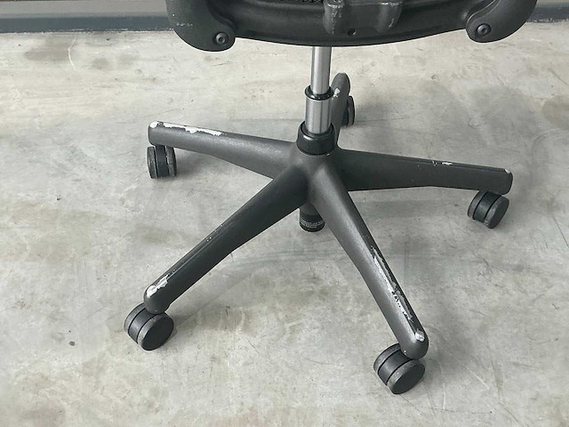 Herman miller aeron bureaustoel - afbeelding 4 van  5