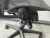 Herman miller aeron bureaustoel - afbeelding 4 van  5