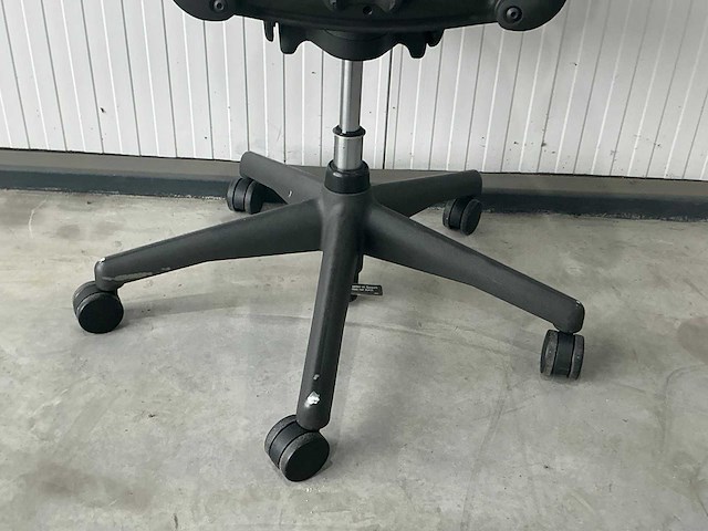 Herman miller aeron bureaustoel - afbeelding 5 van  6