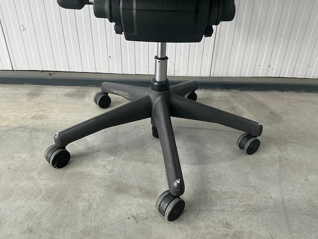 Herman miller aeron bureaustoel - afbeelding 6 van  6
