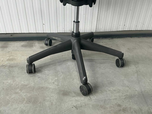 Herman miller aeron bureaustoel - afbeelding 3 van  6