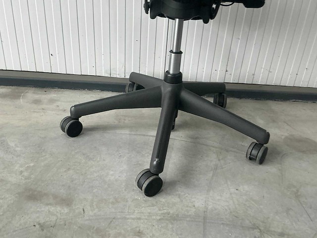Herman miller aeron bureaustoel - afbeelding 2 van  6