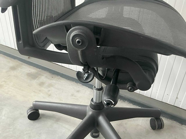 Herman miller aeron bureaustoel - afbeelding 3 van  6
