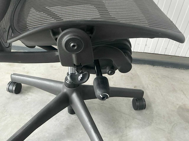 Herman miller aeron bureaustoel - afbeelding 7 van  7