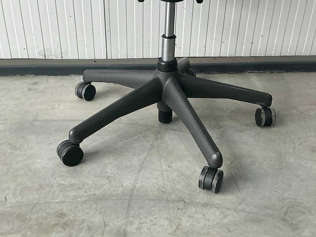 Herman miller aeron bureaustoel - afbeelding 6 van  7