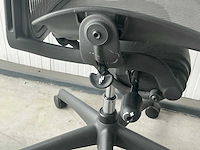 Herman miller aeron bureaustoel - afbeelding 6 van  6