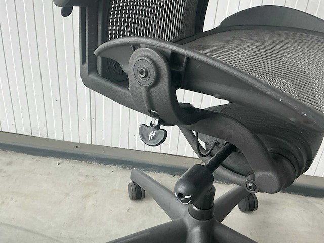 Herman miller aeron bureaustoel - afbeelding 4 van  6