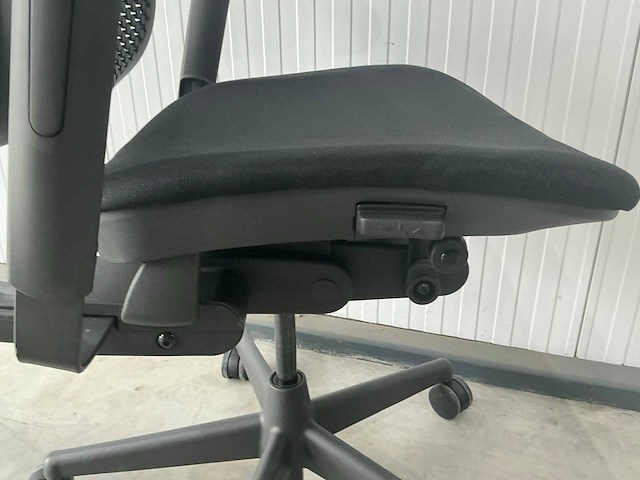 Herman miller celle bureaustoel - afbeelding 6 van  6