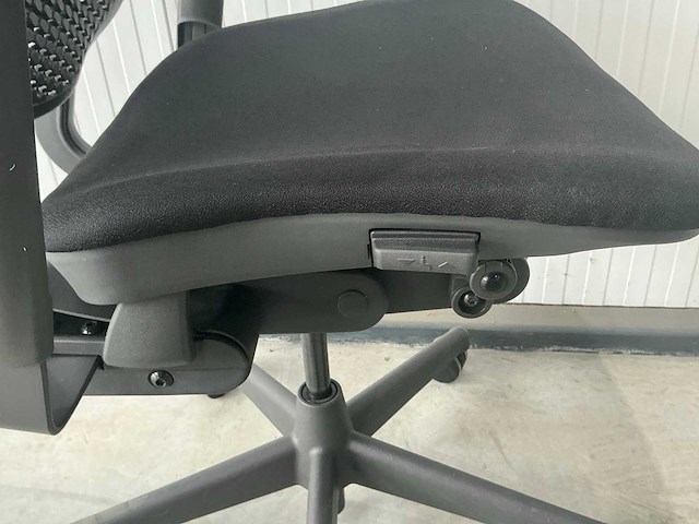 Herman miller celle bureaustoel - afbeelding 6 van  6