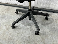 Herman miller cosm highback bureaustoel - afbeelding 6 van  6