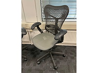 Herman miller mirra 2 bureaustoel (2x) - afbeelding 3 van  7