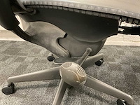 Herman miller mirra 2 bureaustoel (2x) - afbeelding 6 van  7