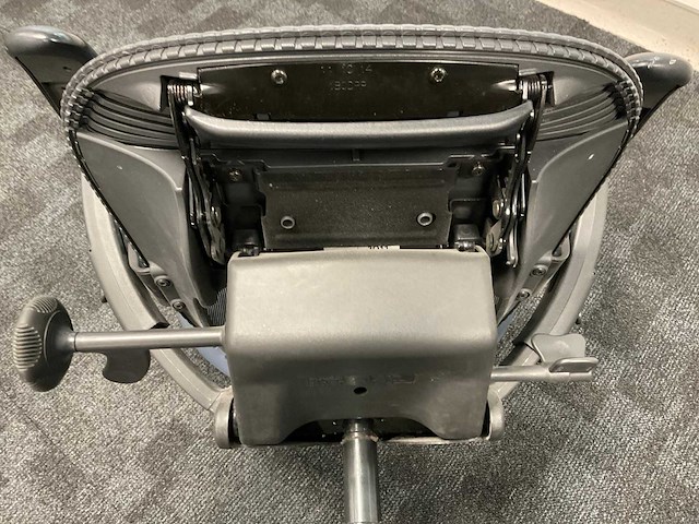Herman miller mirra 2 bureaustoel (2x) - afbeelding 7 van  7