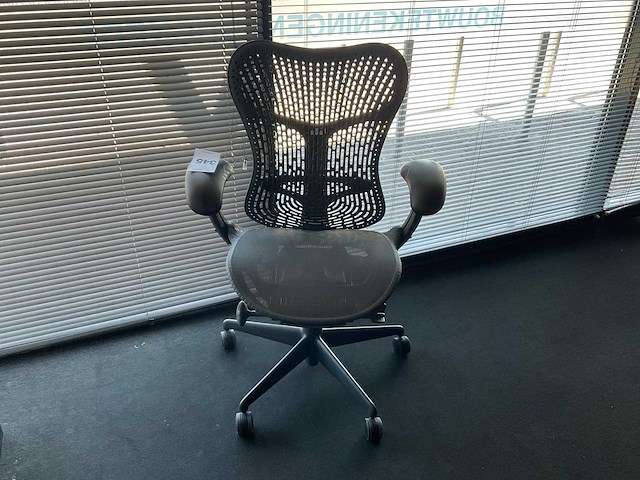 Herman miller mirra bureaustoel - afbeelding 2 van  8