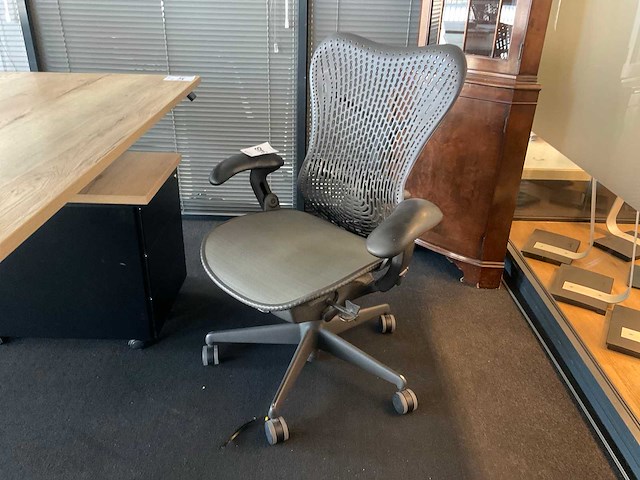 Herman miller mirra bureaustoel - afbeelding 3 van  8