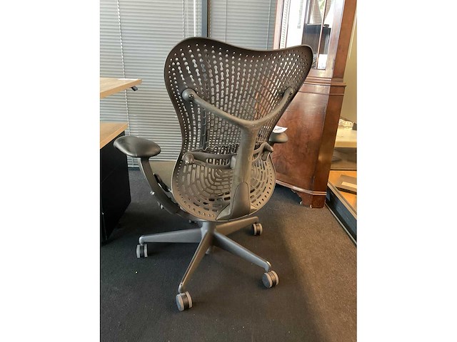 Herman miller mirra bureaustoel - afbeelding 5 van  8