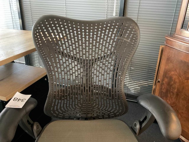 Herman miller mirra bureaustoel - afbeelding 8 van  8
