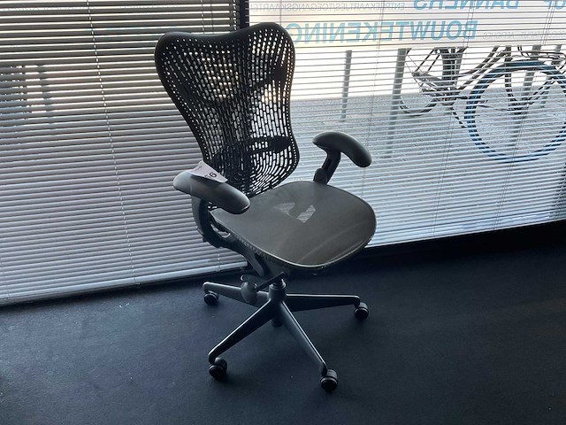 Herman miller mirra bureaustoel - afbeelding 1 van  8