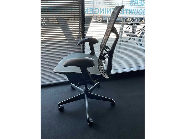 Herman miller mirra bureaustoel - afbeelding 4 van  8